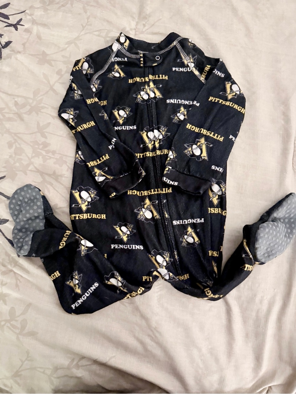 NHL Black Pittsburgh Penguins 18M Footie Pajamas
